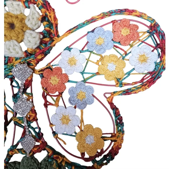 Handmade Summer Bee Floral Holiday Wreath Crochet Multicolor Handmade Wall Art